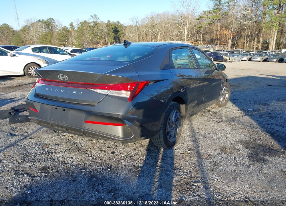 2024 HYUNDAI ELANTRA SEL VIN: KMHLM4DG1RU656547