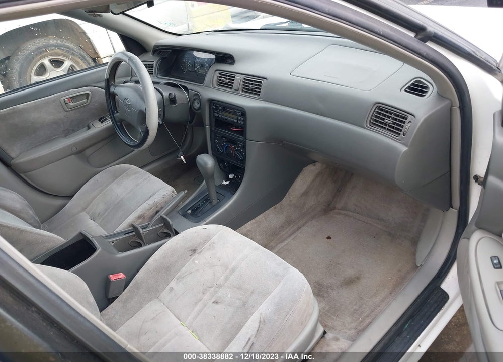 1998 TOYOTA CAMRY LE V6 VIN: JT2BF22K9W0114761