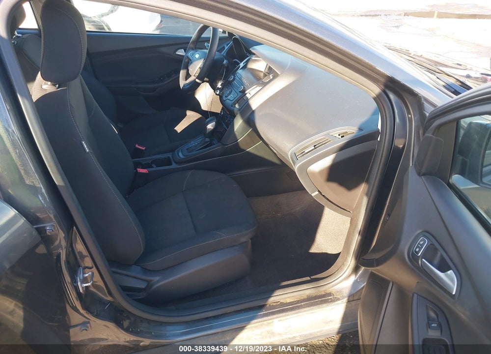 2018 FORD FOCUS SE VIN: 1FADP3K27JL279160