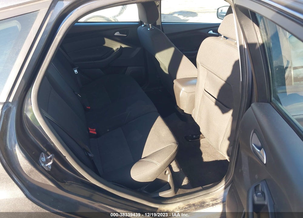 2018 FORD FOCUS SE VIN: 1FADP3K27JL279160