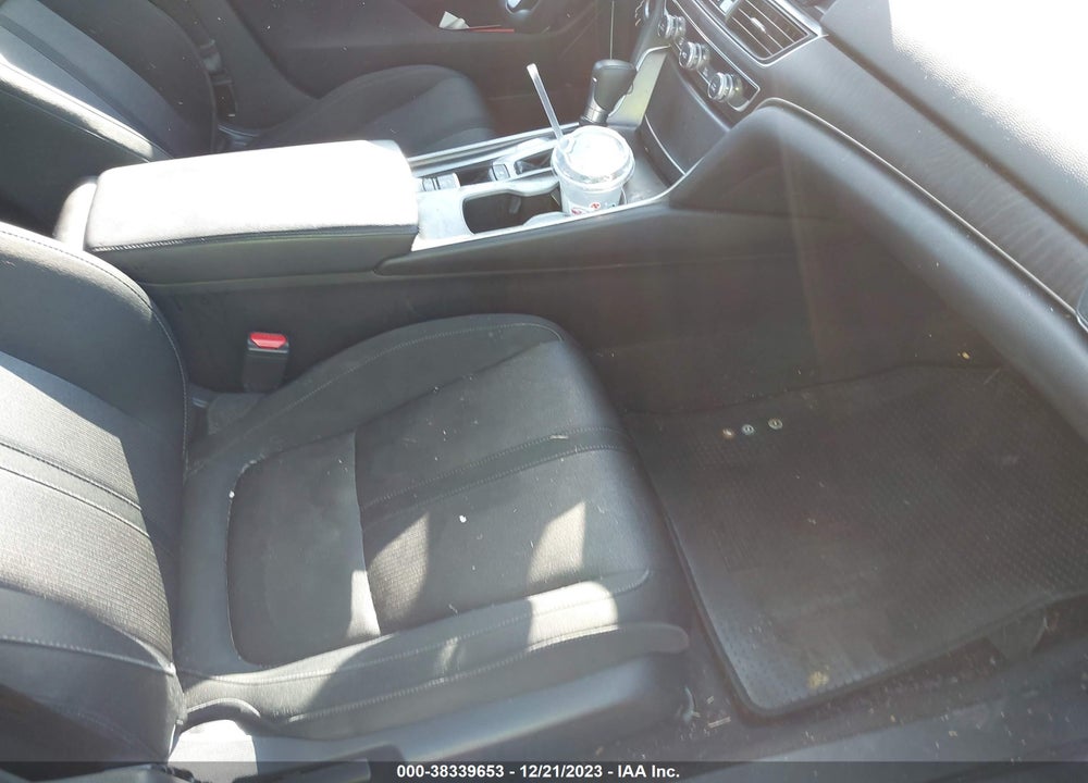 2018 HONDA ACCORD EX VIN: 1HGCV1F40JA030644