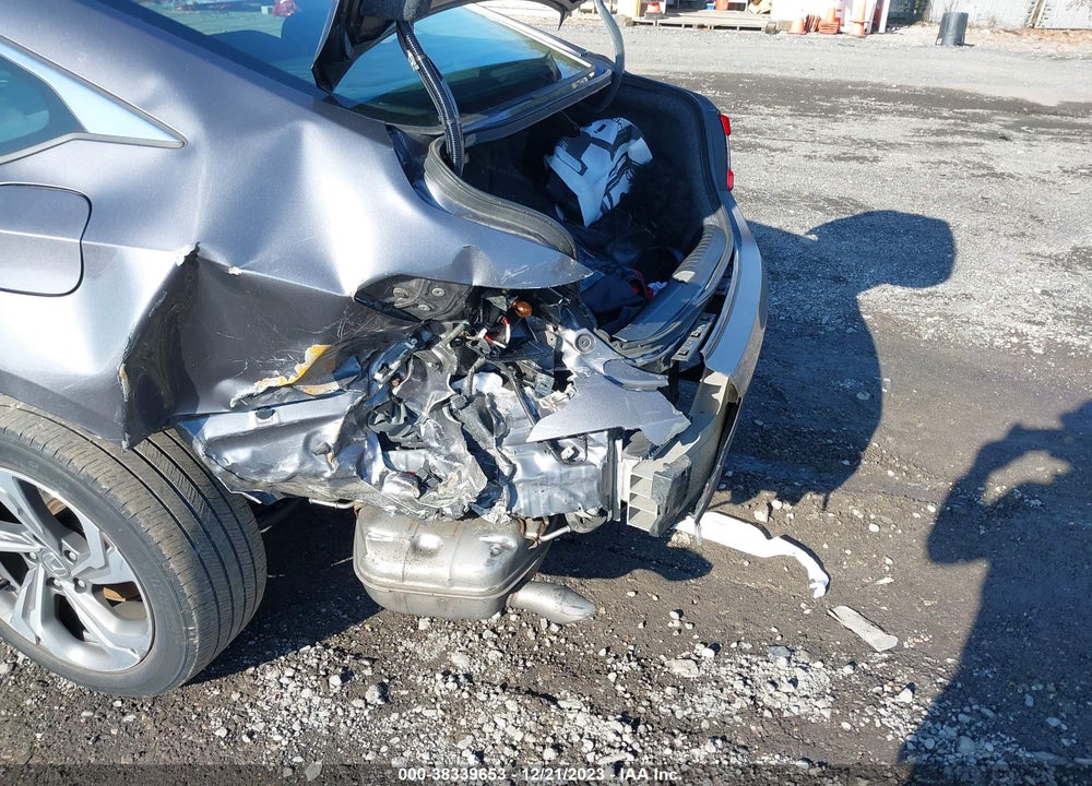 2018 HONDA ACCORD EX VIN: 1HGCV1F40JA030644