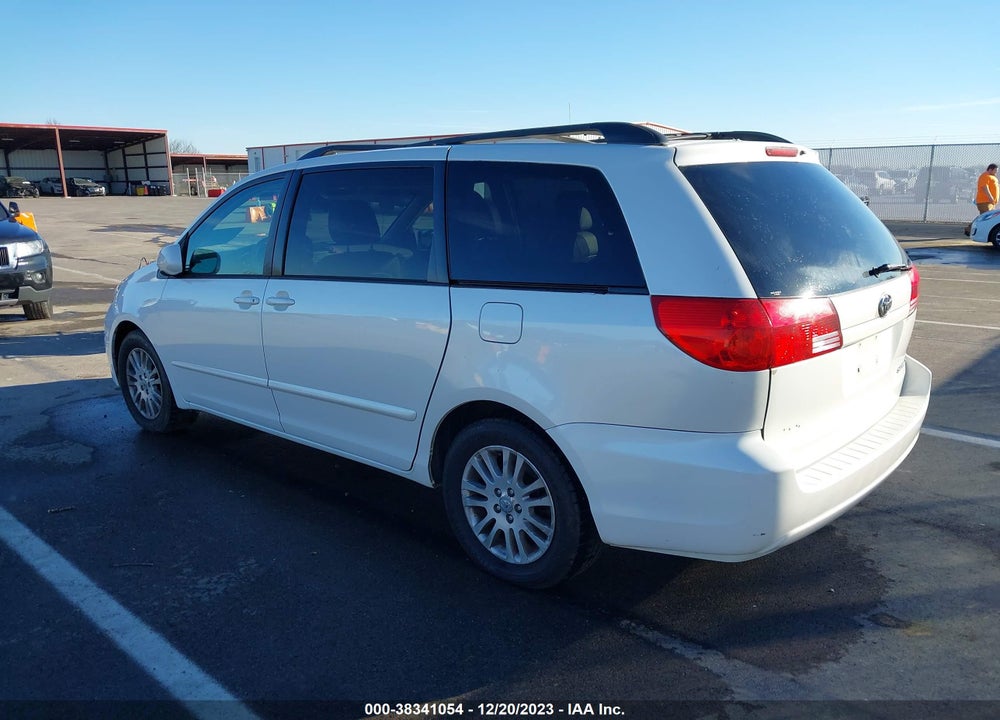 2010 TOYOTA SIENNA XLE VIN: 5TDYK4CC9AS339641