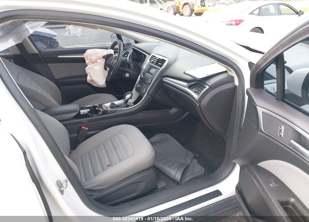2016 FORD FUSION S VIN: 3FA6P0G77GR337922