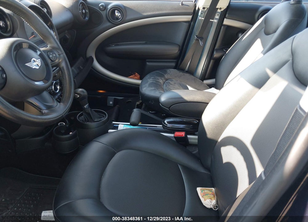2016 MINI COUNTRYMAN COOPER VIN: WMWZB3C50GWR47733
