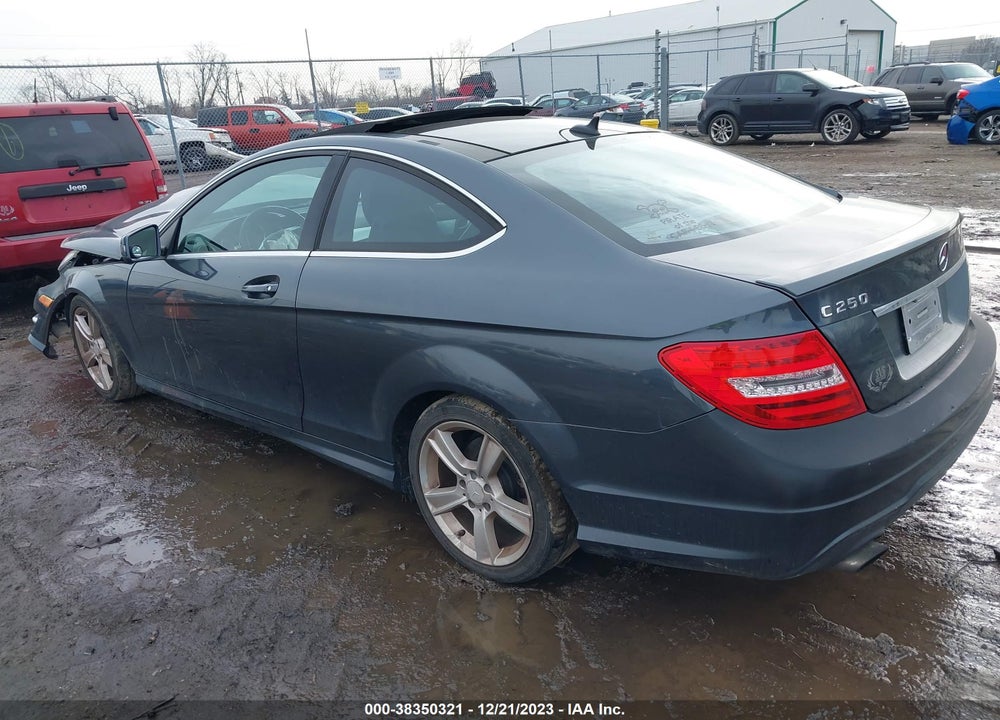 2013 MERCEDES-BENZ C 250 VIN: WDDGJ4HB0DG056922