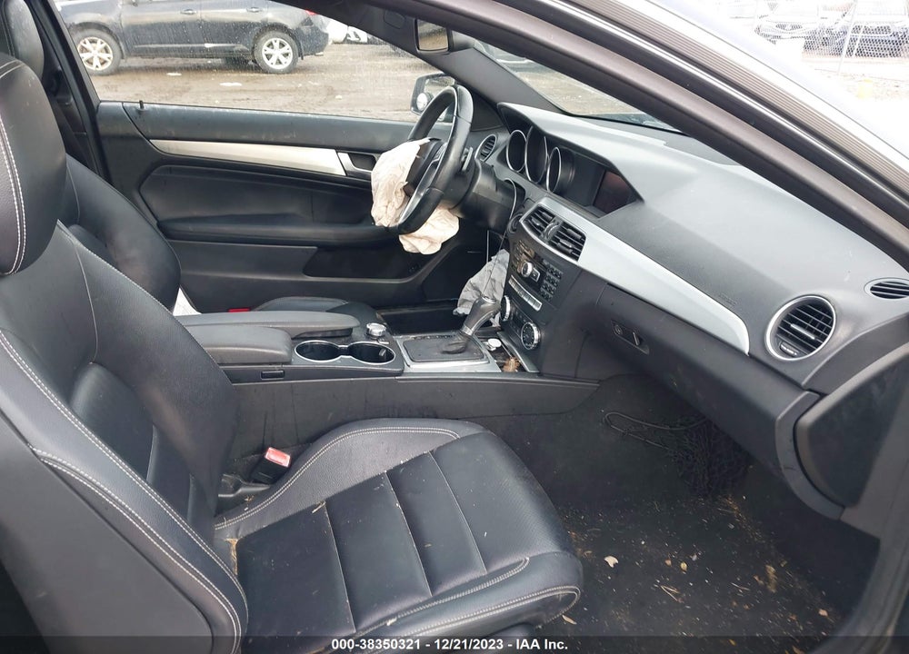 2013 MERCEDES-BENZ C 250 VIN: WDDGJ4HB0DG056922