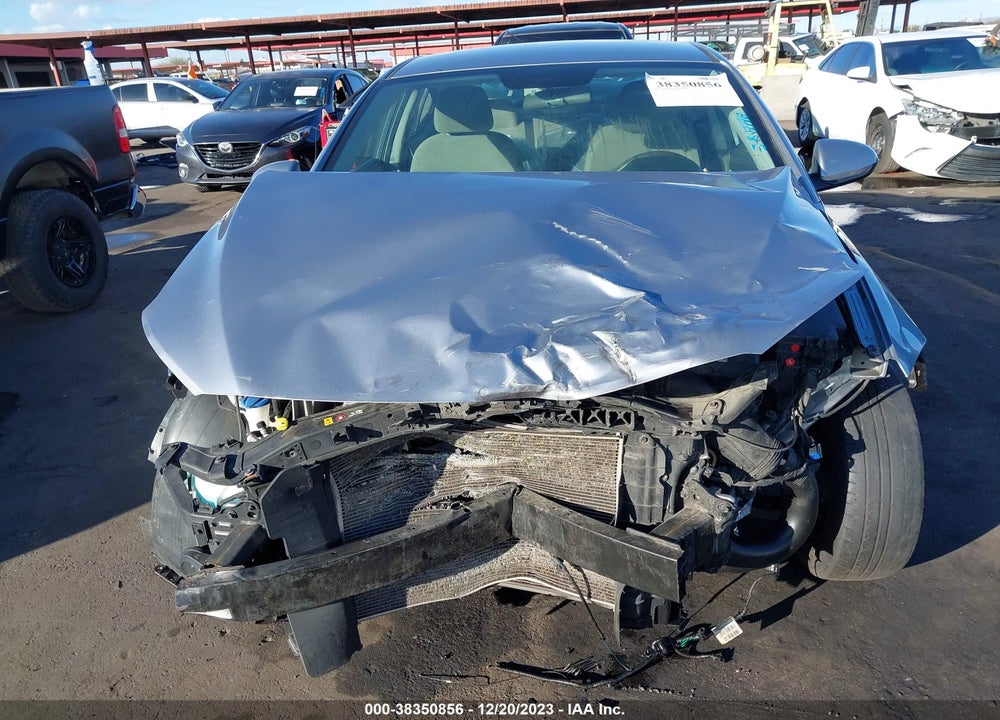 2017 HYUNDAI ELANTRA SE VIN: 5NPD74LF8HH146553