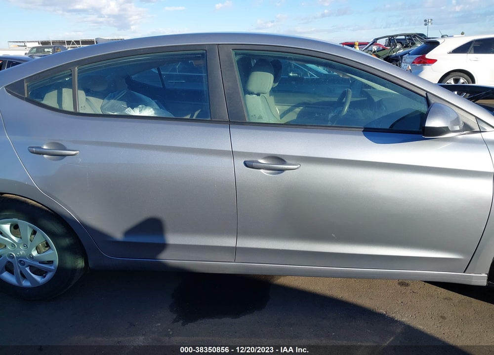 2017 HYUNDAI ELANTRA SE VIN: 5NPD74LF8HH146553