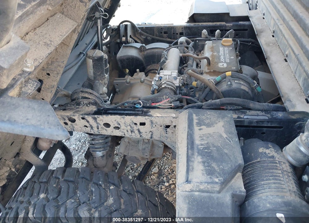 2022 JOHN DEERE XUV835M GATOR VIN: 1M0835RDVNM050304