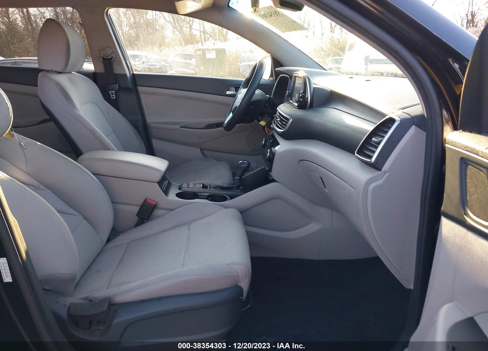 2019 HYUNDAI TUCSON SE VIN: KM8J23A40KU899225