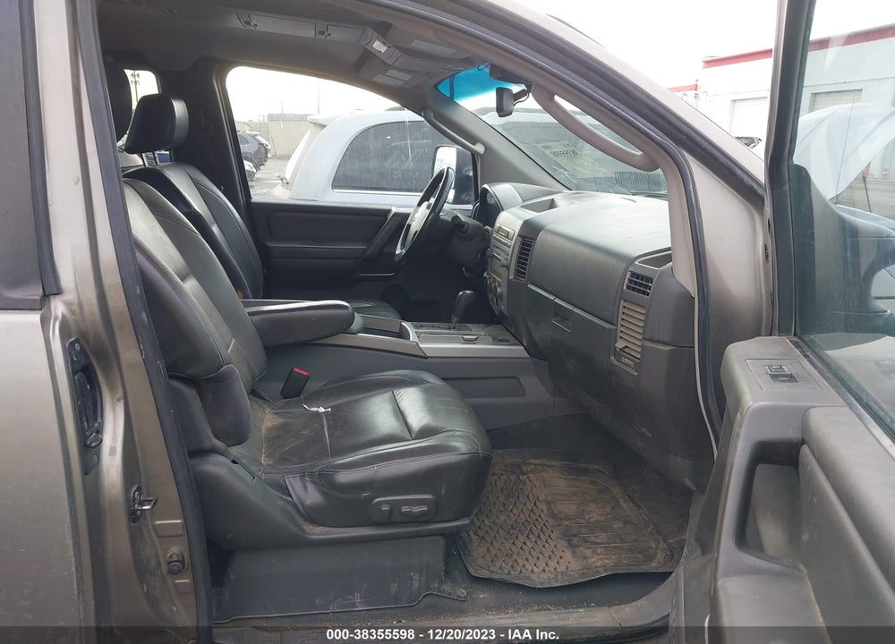 2006 NISSAN TITAN SE VIN: 1N6AA07B16N560532