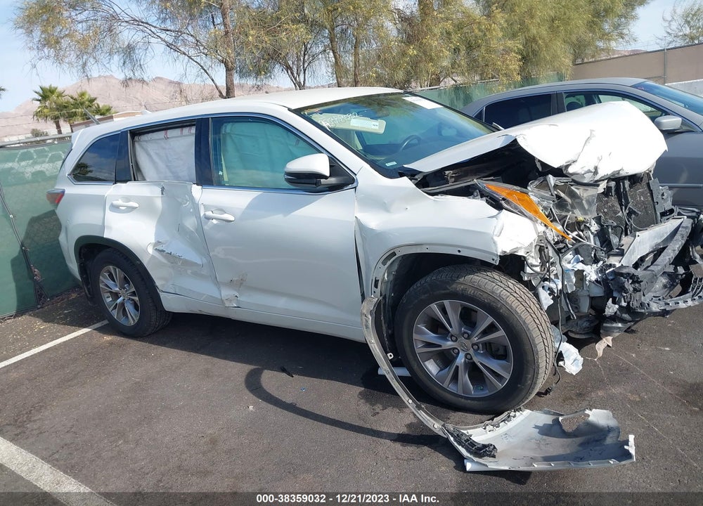 2015 TOYOTA HIGHLANDER LE PLUS V6 VIN: 5TDBKRFH4FS186944