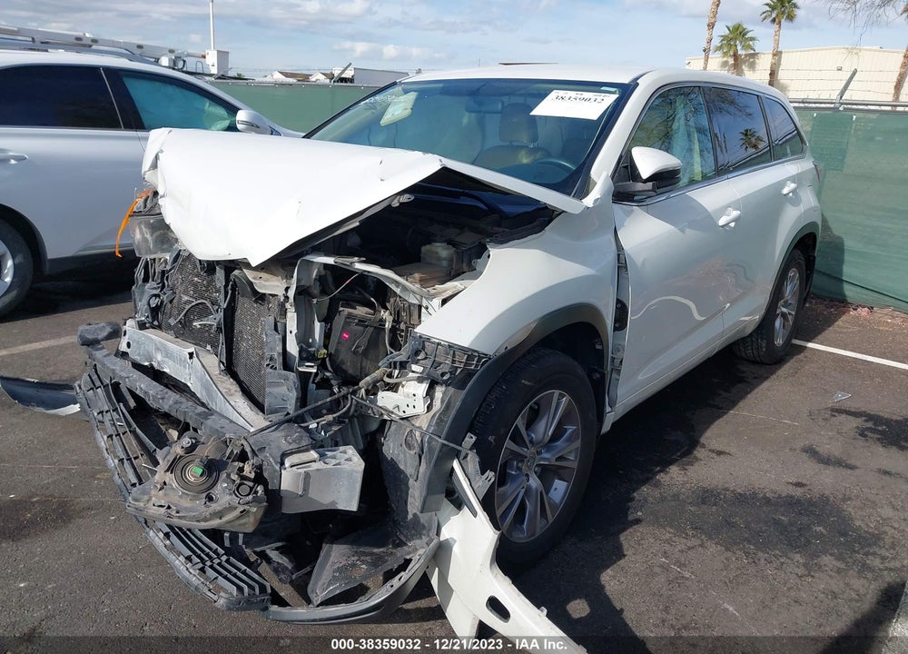 2015 TOYOTA HIGHLANDER LE PLUS V6 VIN: 5TDBKRFH4FS186944