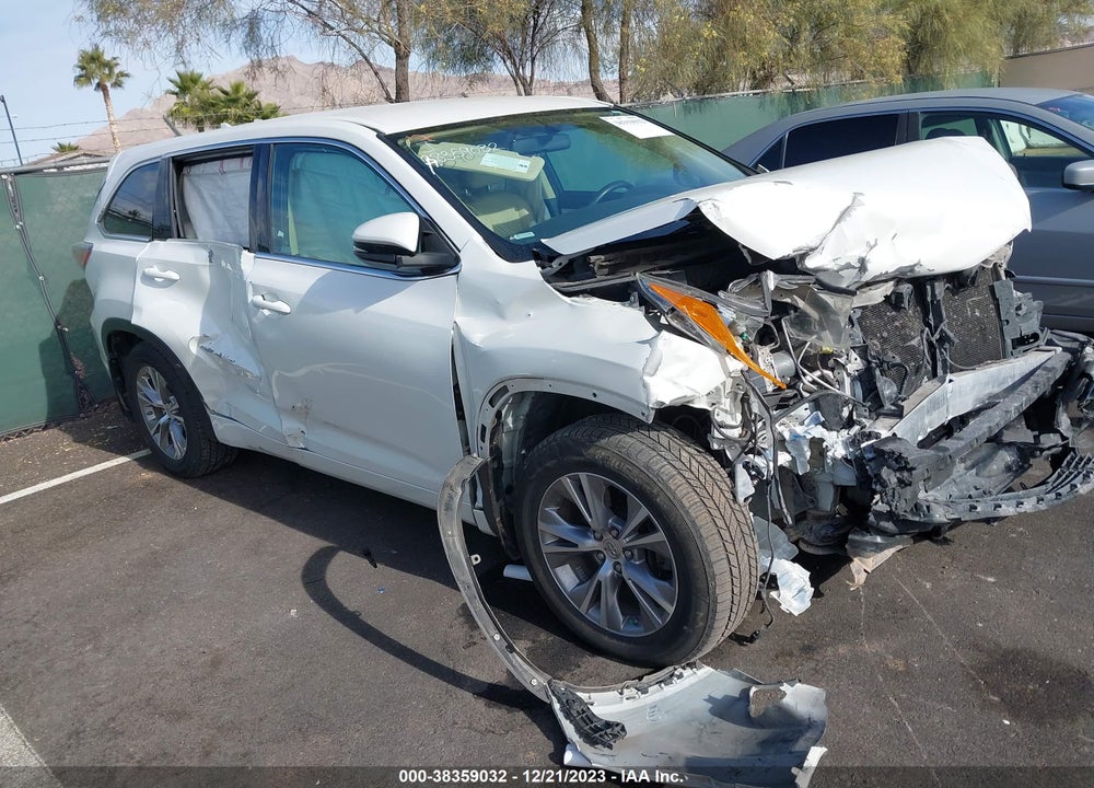2015 TOYOTA HIGHLANDER LE PLUS V6 VIN: 5TDBKRFH4FS186944