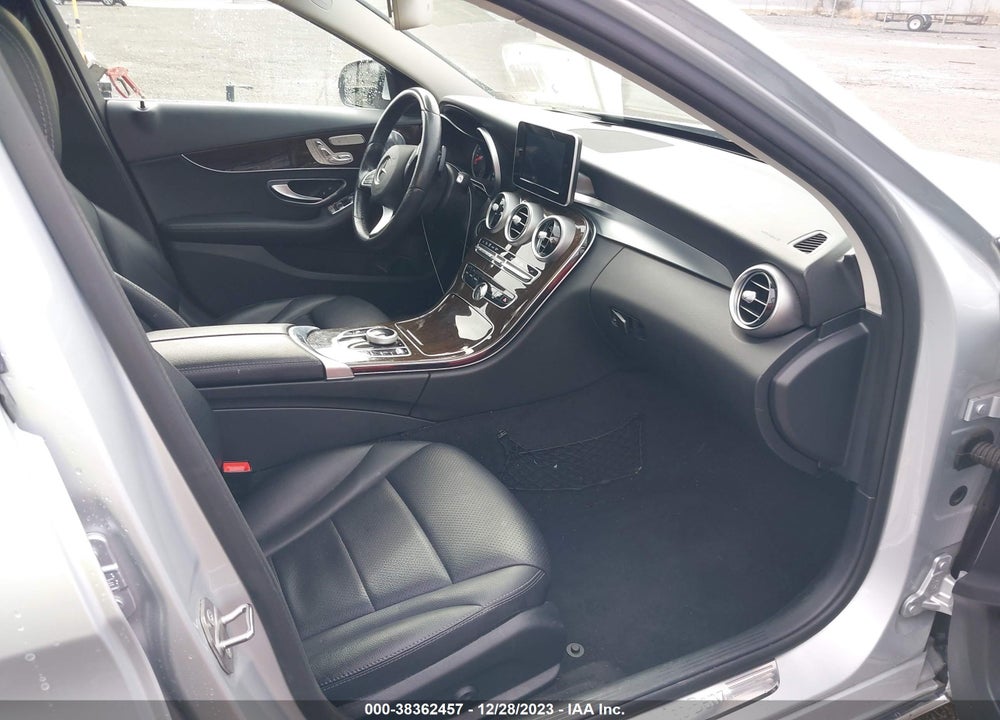 2017 MERCEDES-BENZ C 300 4MATIC/LUXURY 4MATIC/SPORT 4MATIC VIN: WDDWF4KB3HR217702