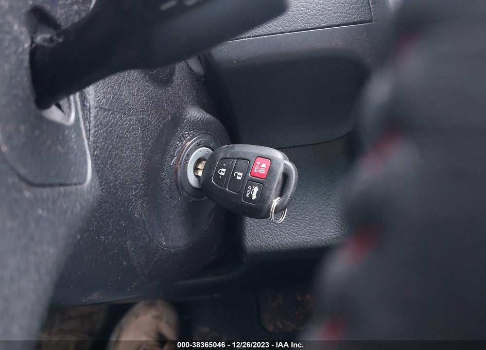 2015 TOYOTA CAMRY SE VIN: 4T1BF1FK8FU900681