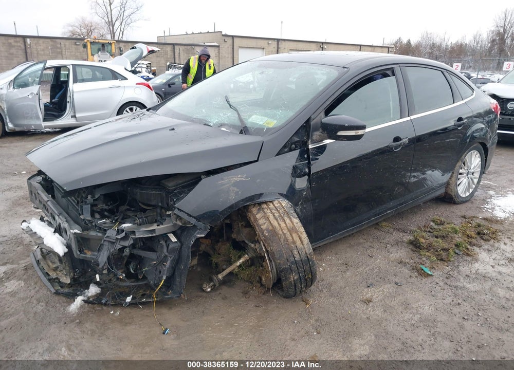 2018 FORD FOCUS TITANIUM VIN: 1FADP3J29JL218460