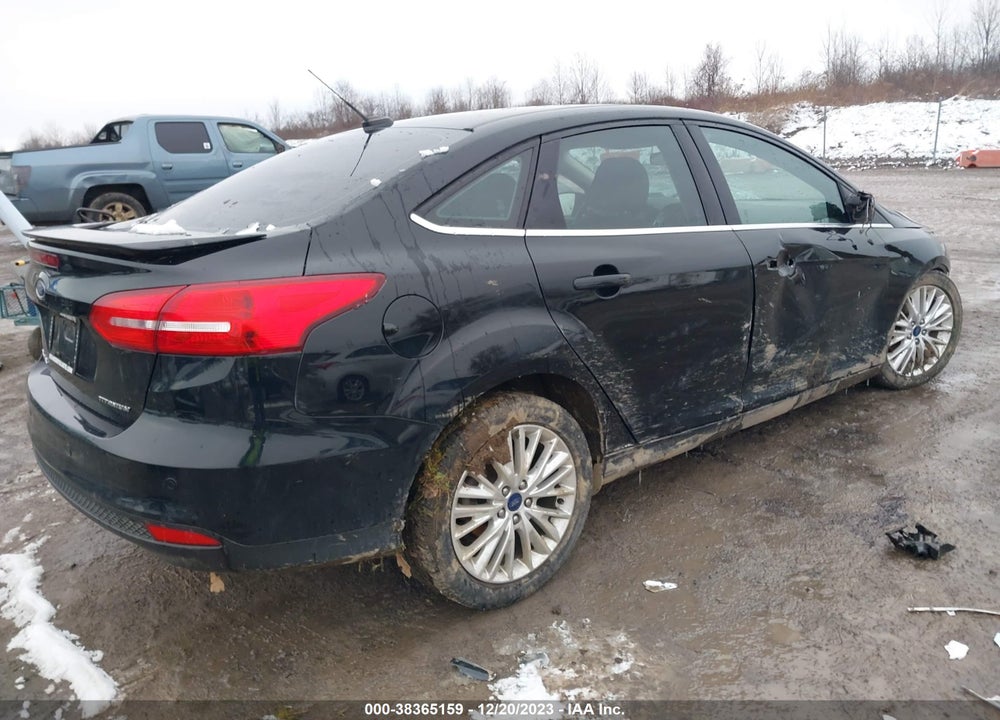 2018 FORD FOCUS TITANIUM VIN: 1FADP3J29JL218460