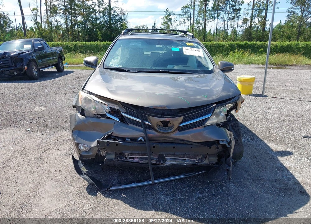 2014 TOYOTA RAV4 XLE VIN: JTMWFREV5ED028605