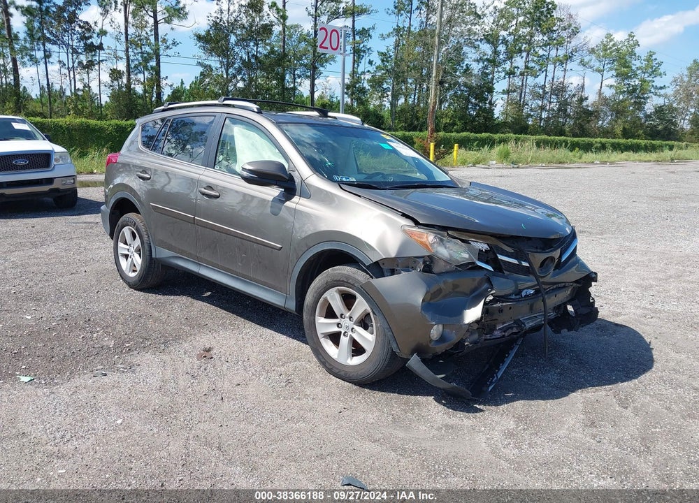 2014 TOYOTA RAV4 XLE VIN: JTMWFREV5ED028605