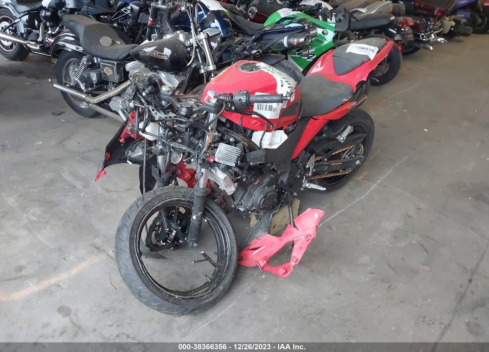 2021 KAWASAKI EX400 VIN: JKAEXKG12MDA96737