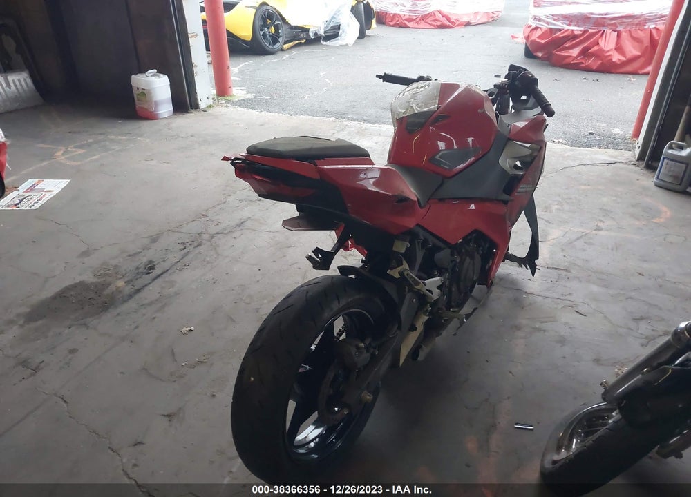 2021 KAWASAKI EX400 VIN: JKAEXKG12MDA96737