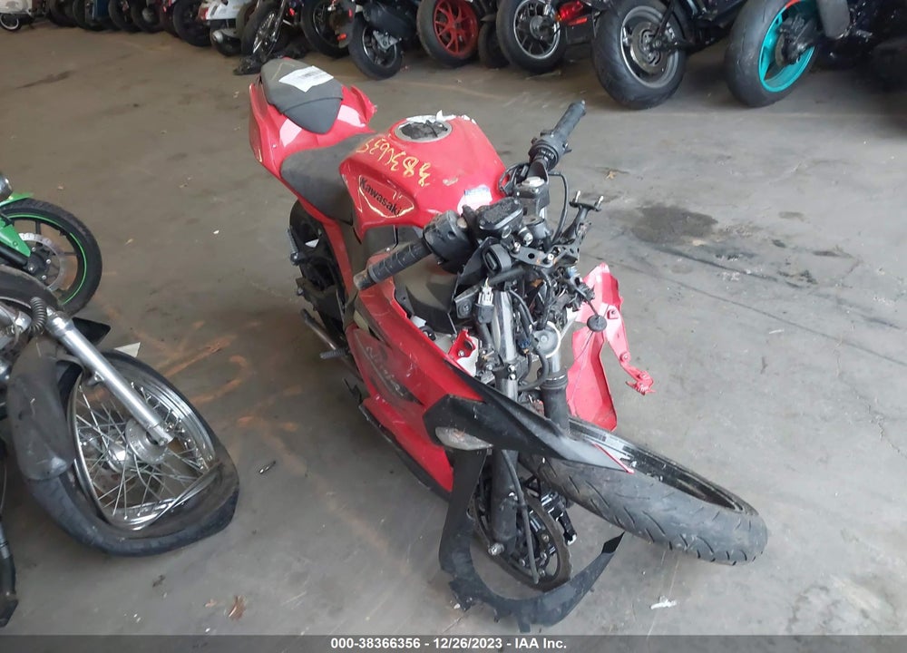 2021 KAWASAKI EX400 VIN: JKAEXKG12MDA96737