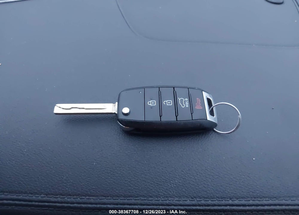 2019 KIA SORENTO 2.4L LX VIN: 5XYPGDA33KG573658
