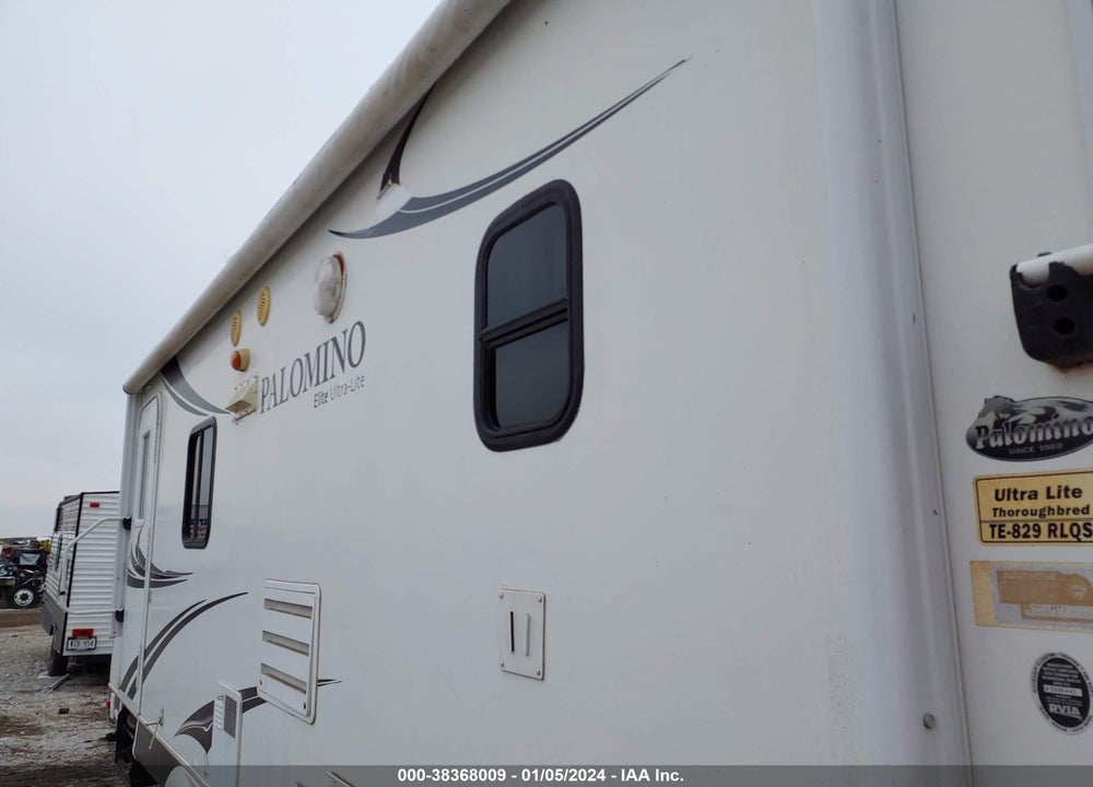 2011 PALOMINO T-829RLQS THOROUGH VIN: 4X4TPAE26BN013313