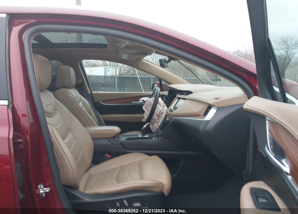 2017 CADILLAC XT5 PLATINUM VIN: 1GYKNFRS7HZ276243