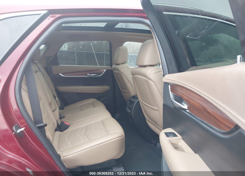 2017 CADILLAC XT5 PLATINUM VIN: 1GYKNFRS7HZ276243
