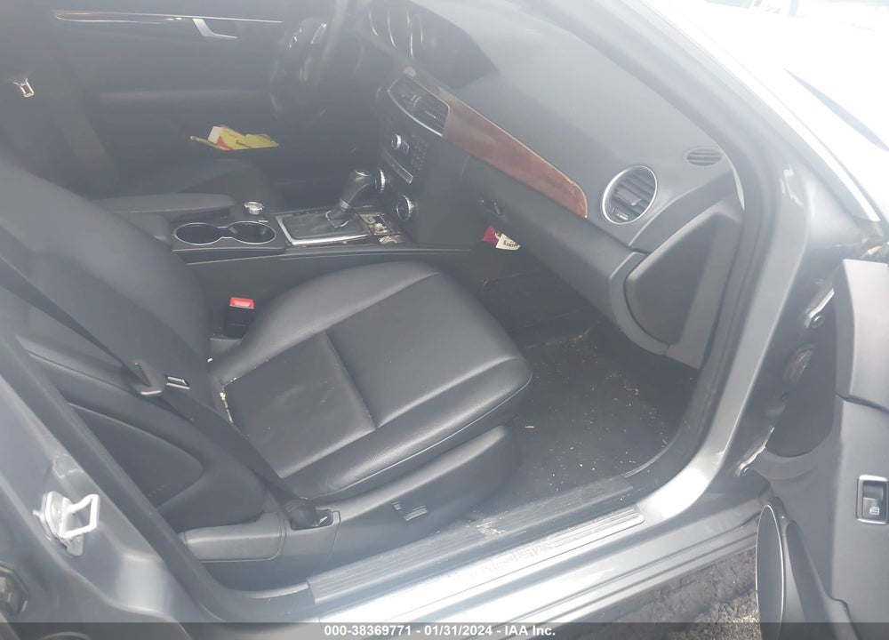 2014 MERCEDES-BENZ C 300 VIN: WDDGF8AB4ER302220