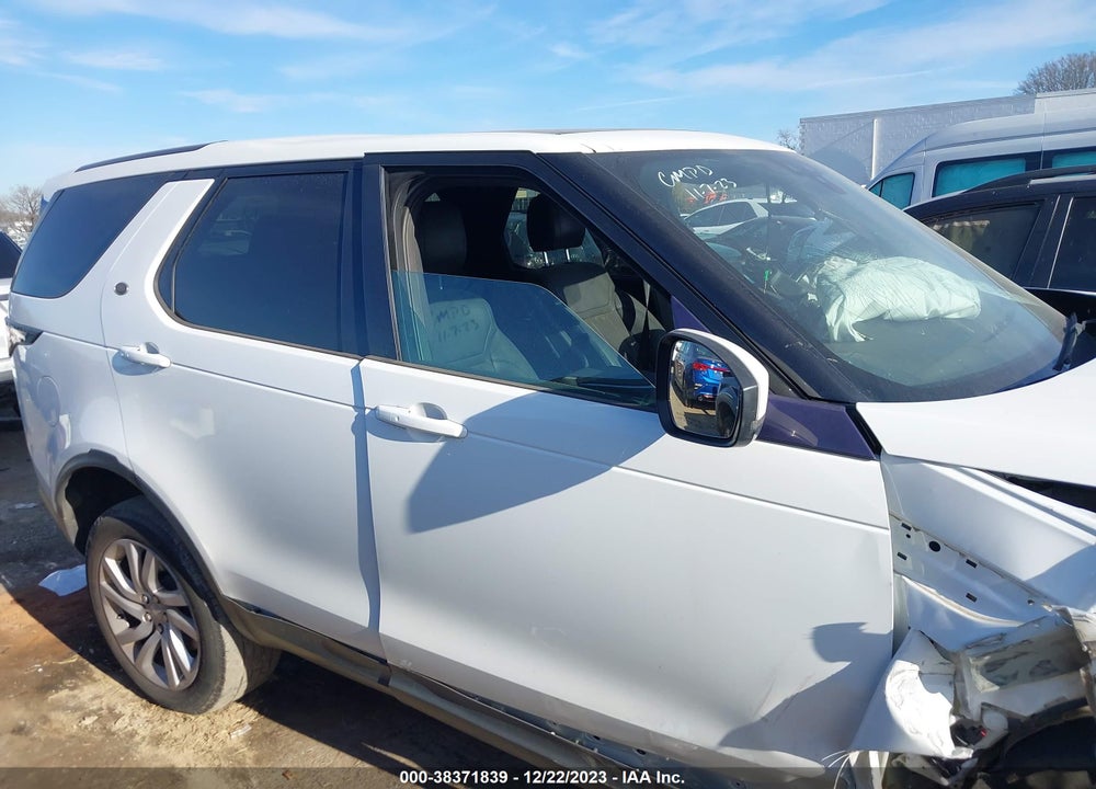 2017 LAND ROVER DISCOVERY HSE VIN: SALRRBBVXHA013211