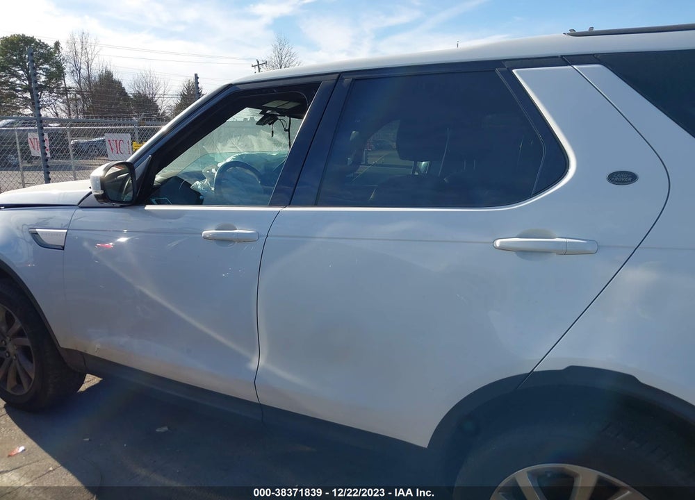 2017 LAND ROVER DISCOVERY HSE VIN: SALRRBBVXHA013211
