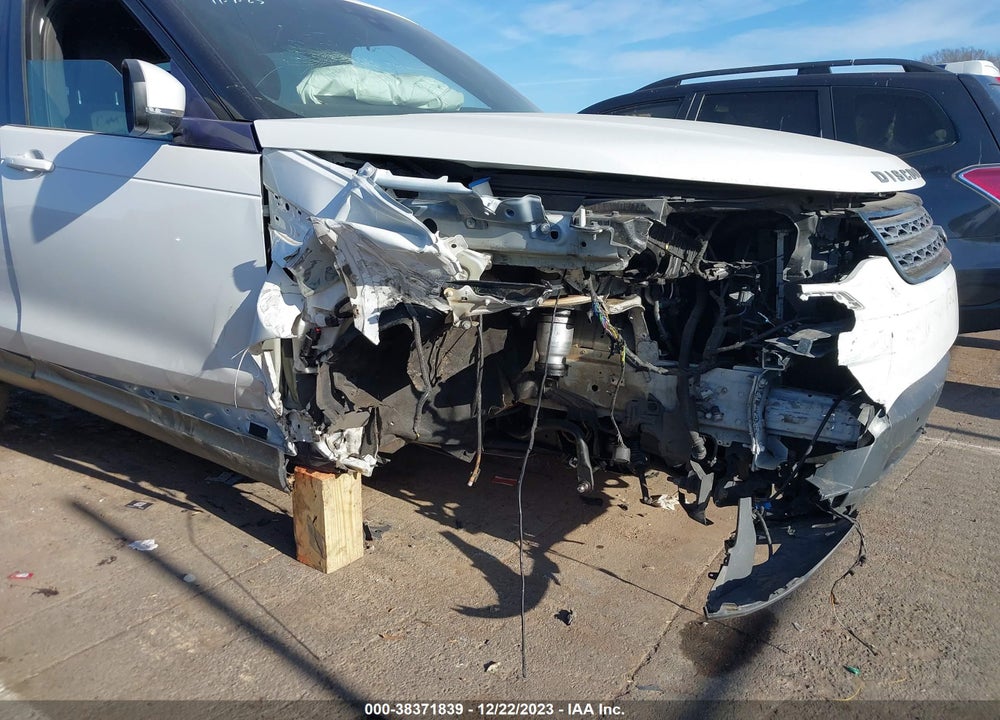 2017 LAND ROVER DISCOVERY HSE VIN: SALRRBBVXHA013211