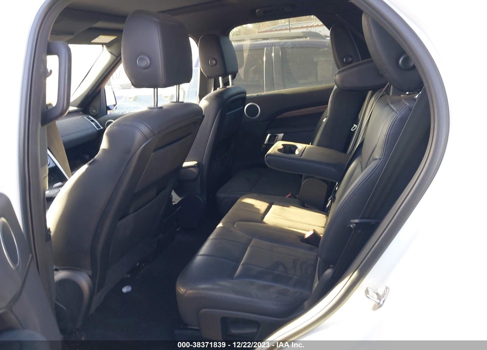 2017 LAND ROVER DISCOVERY HSE VIN: SALRRBBVXHA013211