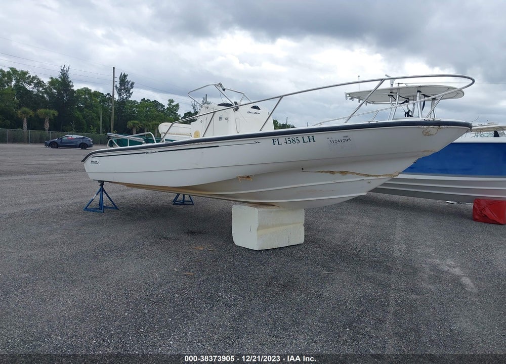 2000 BOSTON WHALER JL149 VIN: BWCJL1498000