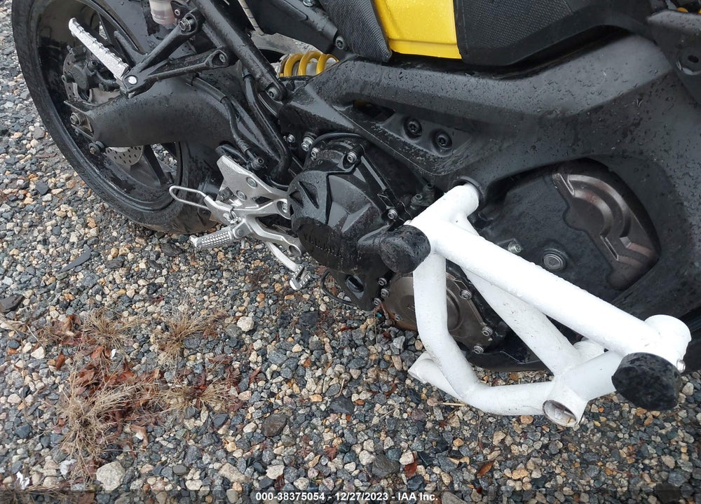 2015 YAMAHA FZ09 VIN: JYARN33EXFA007649