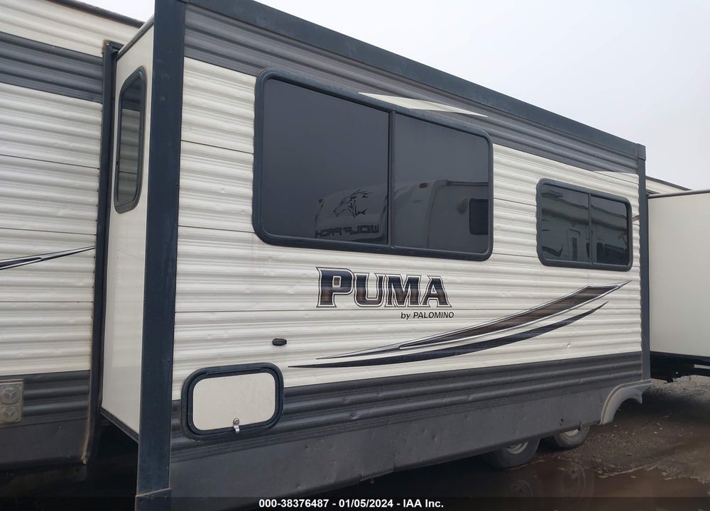 2017 PALOMINO PUMA SERIES M-32FBIS VIN: 4X4TPUH22HP062034