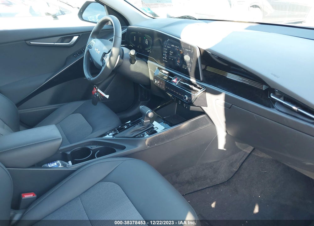 2023 KIA NIRO EX VIN: KNDCR3LE8P5058673