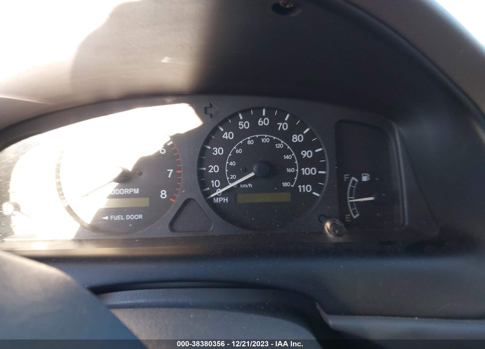 2001 TOYOTA COROLLA LE VIN: 2T1BR12E01C492758