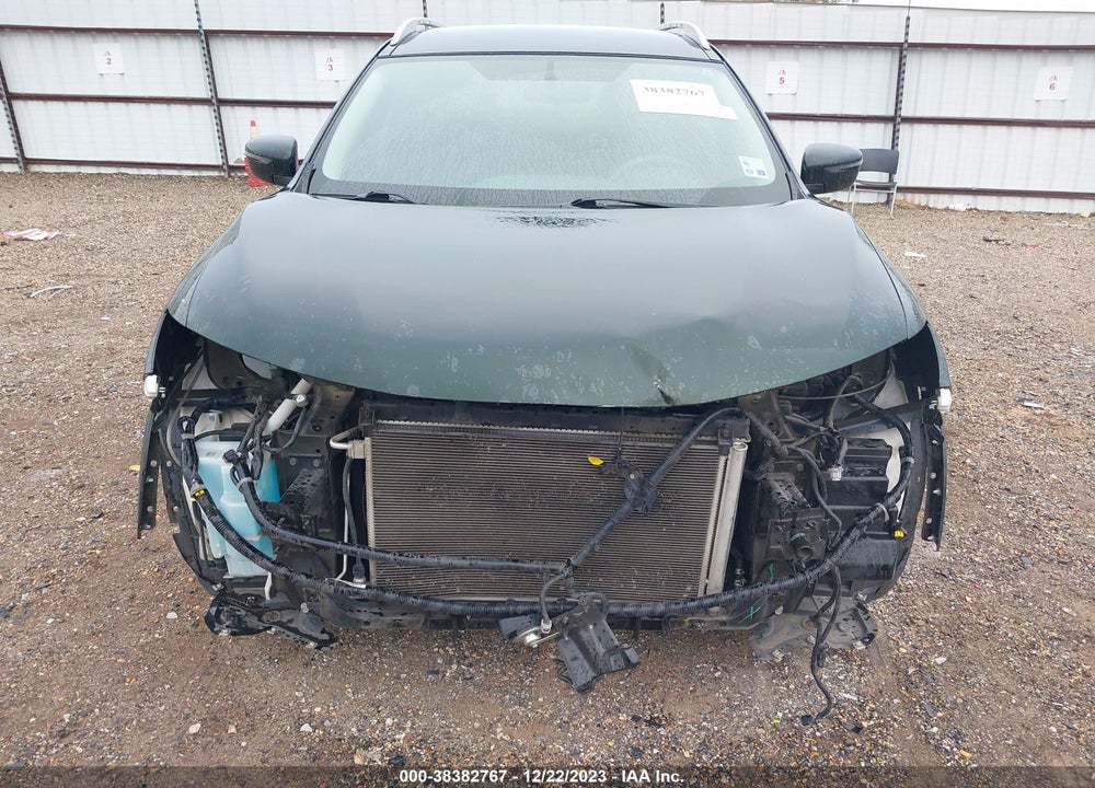 2018 NISSAN ROGUE SV VIN: 5N1AT2MT0JC740381