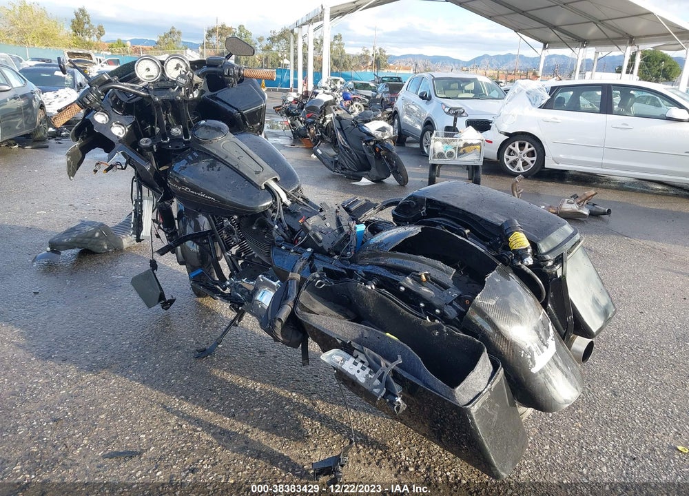 2013 HARLEY-DAVIDSON FLTRX ROAD GLIDE CUSTOM VIN: 1HD1KHM35DB685526