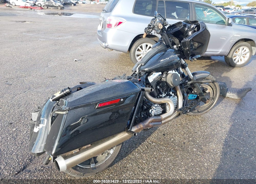 2013 HARLEY-DAVIDSON FLTRX ROAD GLIDE CUSTOM VIN: 1HD1KHM35DB685526