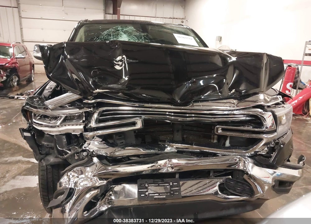 2020 RAM 1500 LAIE  4X4 5'7 BOX VIN: 1C6SRFJT6LN391342