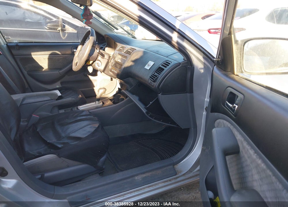 2005 HONDA CIVIC DX VP VIN: 2HGES16355H626168