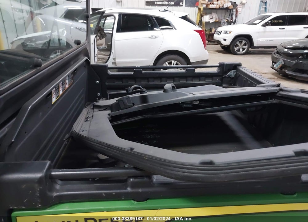2023 JOHN DEERE GATOR VIN: 1M0835RAVPM063806