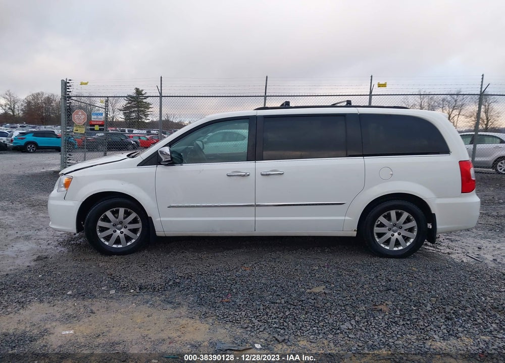 2011 CHRYSLER TOWN & COUNTRY TOURING-L VIN: 2A4RR8DG0BR612608