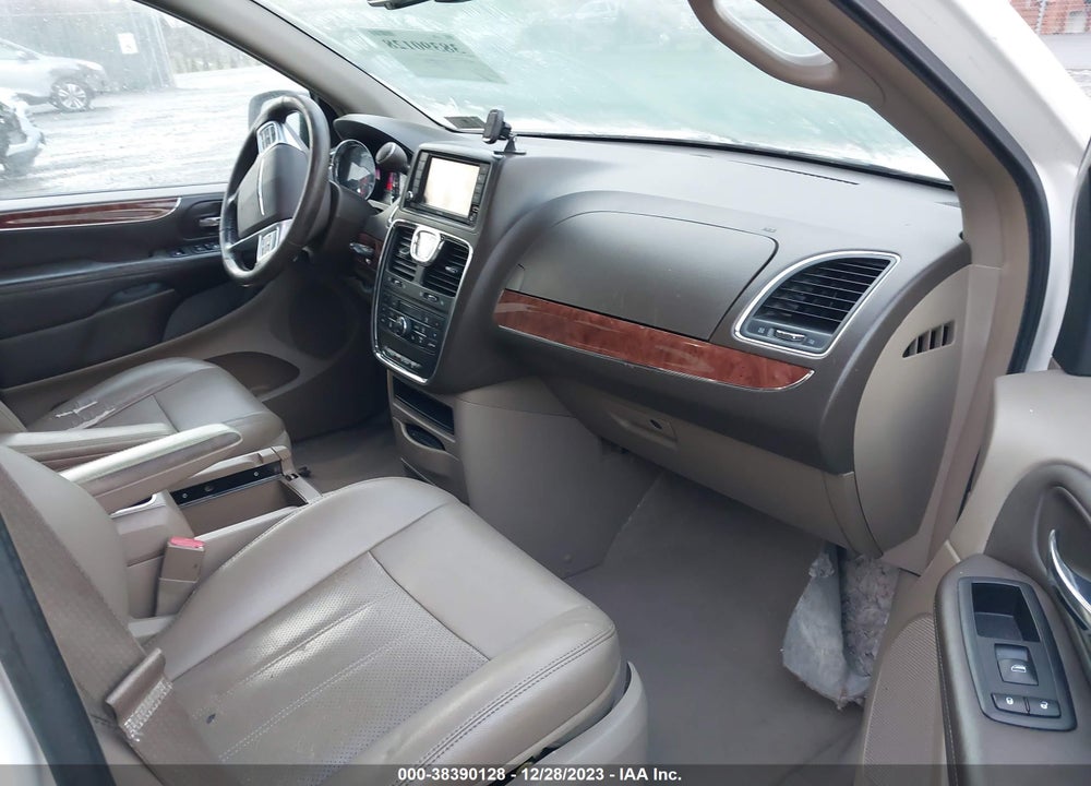 2011 CHRYSLER TOWN & COUNTRY TOURING-L VIN: 2A4RR8DG0BR612608